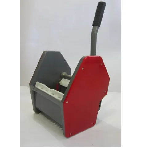 Inno Plastic Wringer - Inno Plastic Wringer, alat pengelap efektif untuk membersihkan berbagai permukaan area umum.