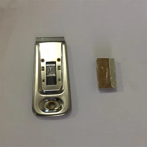 Metal Pocket Scraper - Metal Pocket Scraper sebagai alat praktis untuk membersihkan permukaan keras di area industri dengan desain portabel.