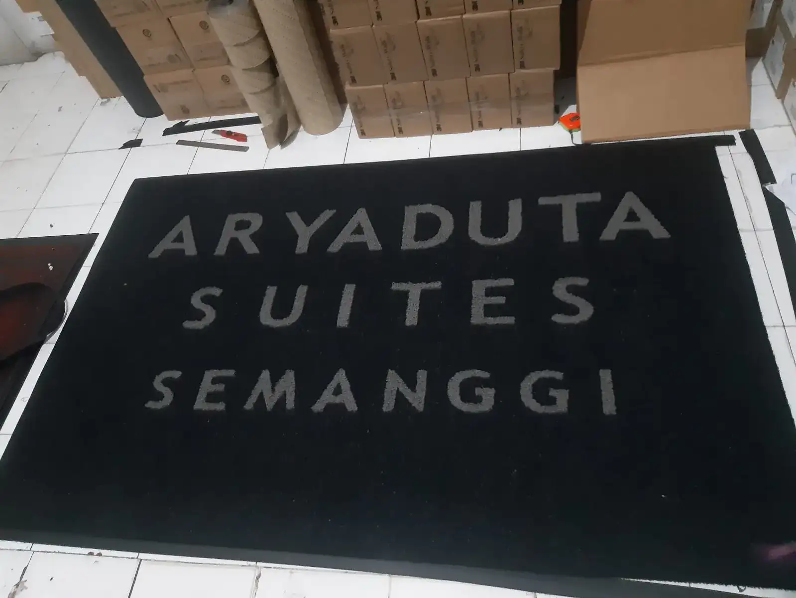 Kustomisasi Logo & Teks